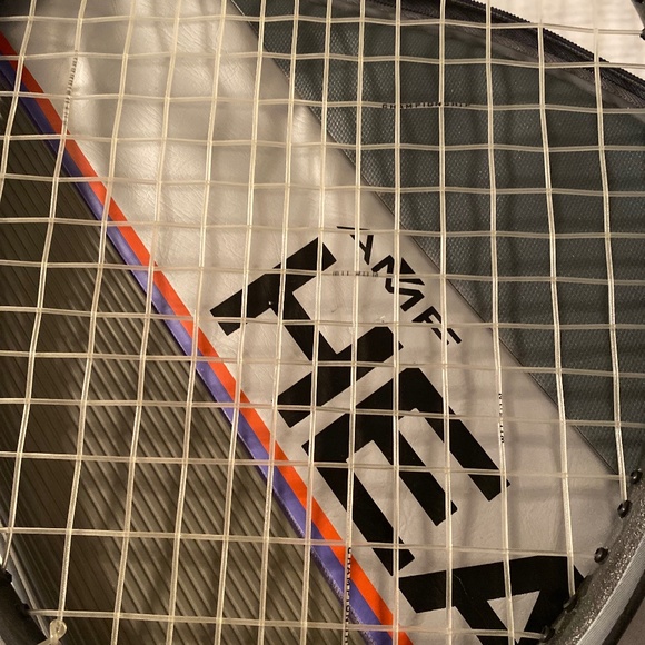 Used AMF Head Spectrum Racquet 3 7/8 Kevlar Mid-Size w/Case and Balls - Picture 4 of 6